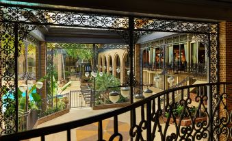 Courtland Grand Hotel, Trademark Collection by Wyndham