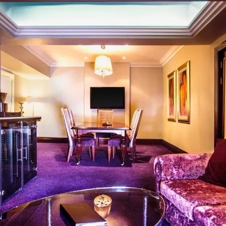 Golden Horse Hotel