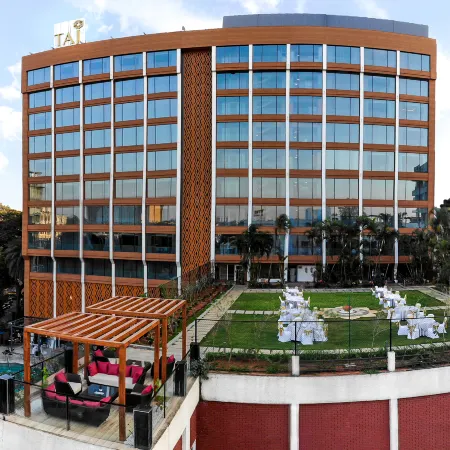 Taj MG Road Bengaluru Отели рядом с достопримечательностью «Озеро Улсур»