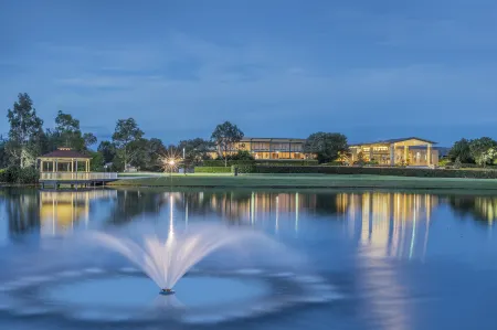 Rydges Resort Hunter Valley, an EVT hotel Отели в г. Налкаба