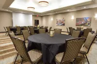 Drury Inn & Suites Louisville North - Pet friendly