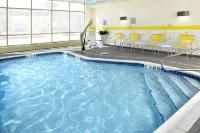 Fairfield Inn & Suites Wheeling at the Highlands - Swimmingpools