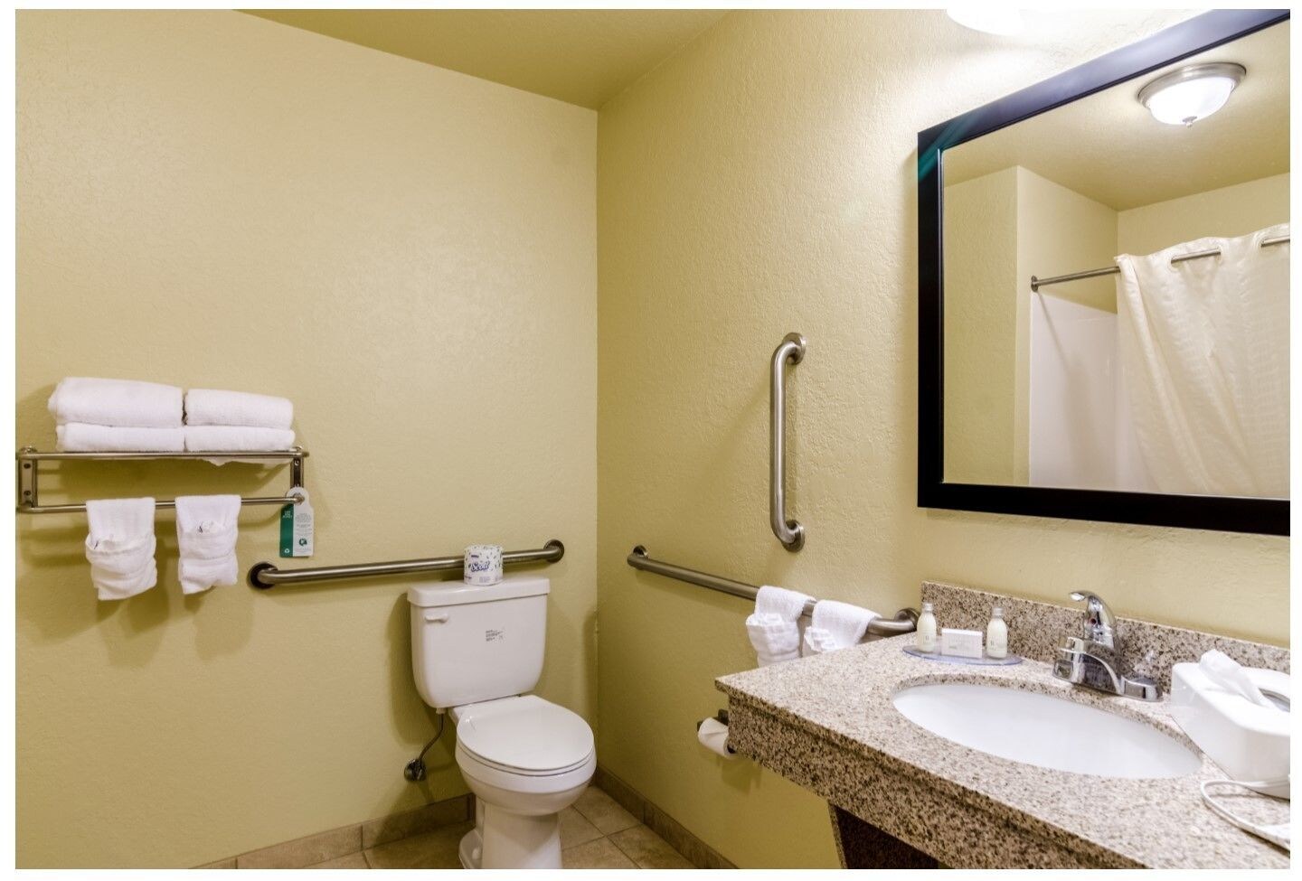 Cobblestone Inn & Suites - Cambridge