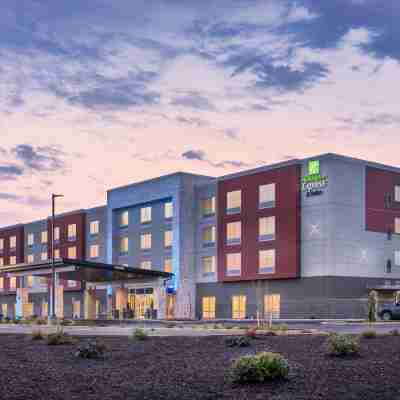 Holiday Inn Express & Suites Salem North - Keizer Hotel Exterior