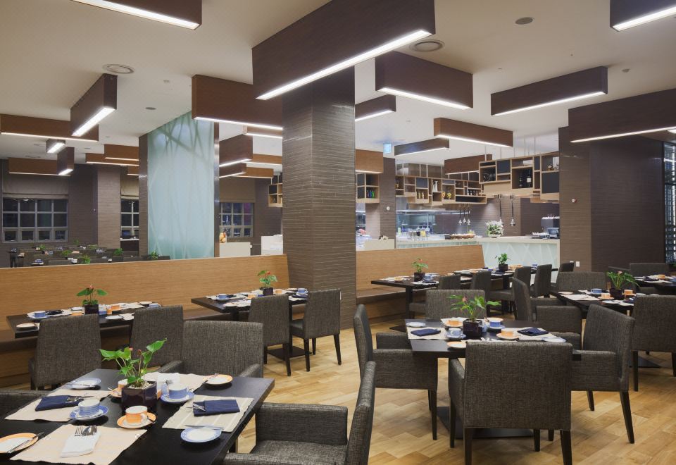 3. 홀리데이 인 리..