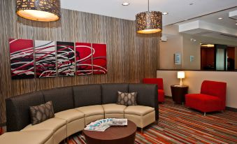 Holiday Inn Express & Suites Columbus - Easton Area