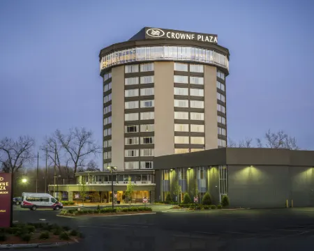 Crowne Plaza SADDLE BROOK by IHG Hotels in Saddle Brook