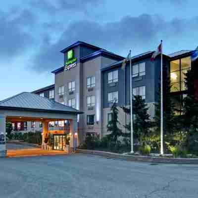 Holiday Inn Express Kamloops Hotel Exterior