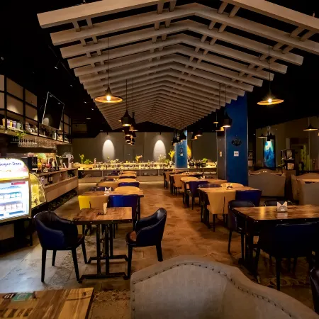 Weilan Xinshe Hotel (Shilaoren Beach Miaoling Road Subway Station)