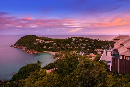 Banyan Tree Samui Отели рядом с достопримечательностью «Guan-Yu Koh Samui Shrine»