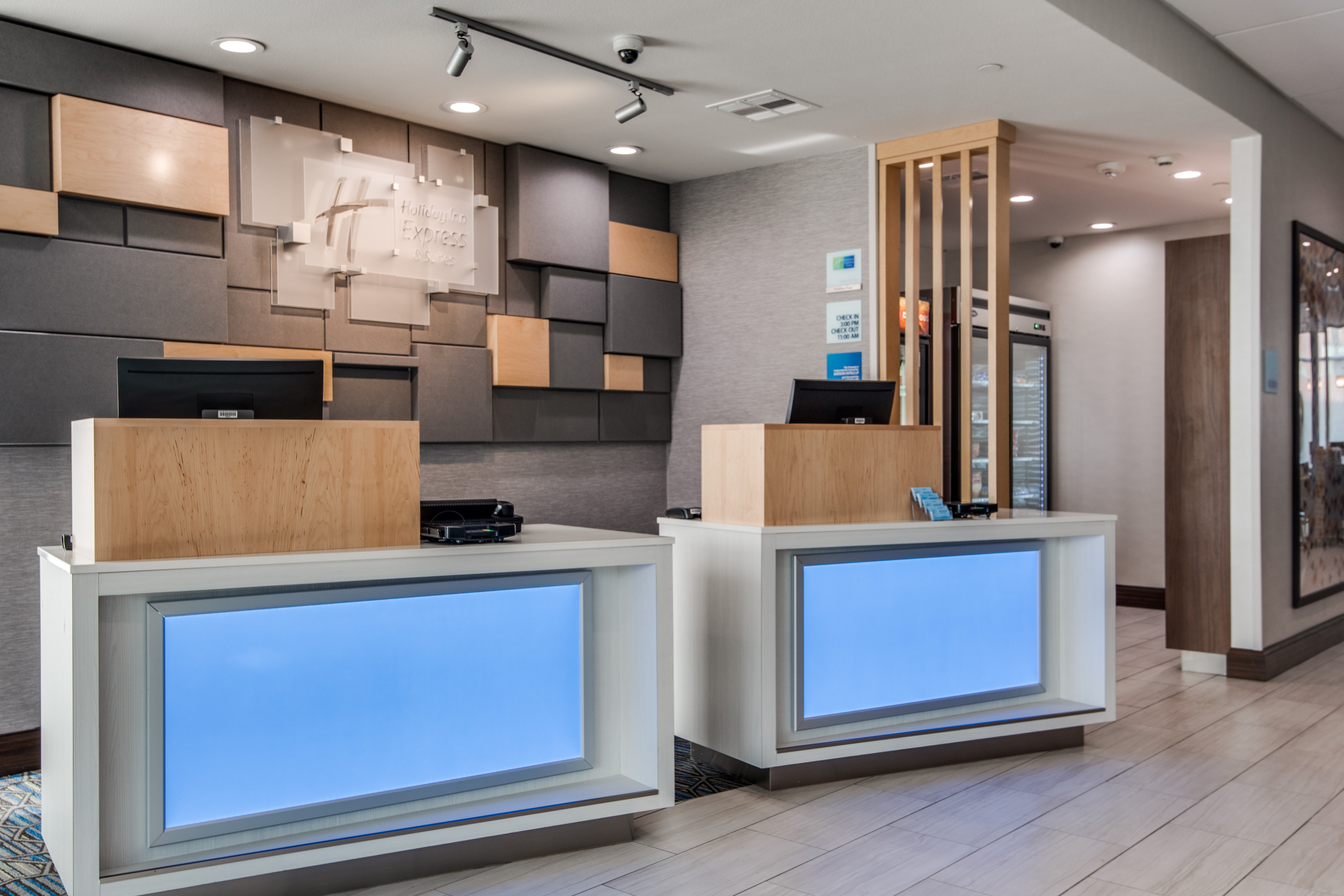 Holiday Inn Express & Suites Dallas North - Addison, an Ihg Hotel