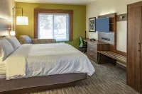 Holiday Inn Express & Suites Roseville - Galleria Area Hotels in Granite Bay