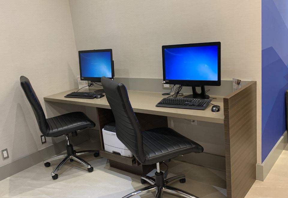 버나비 메트로타운 지역 야경 이미지