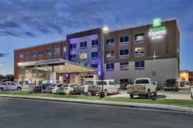 Holiday Inn Express & Suites ROSWELL by IHG
