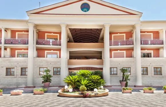 阿奇里斯中央旅遊酒店