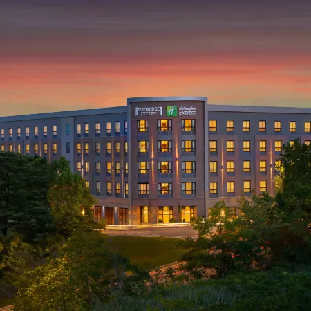 Holiday Inn Express BOSTON - QUINCY by IHG Отели рядом с достопримечательностью «Пляж Нантаскет»