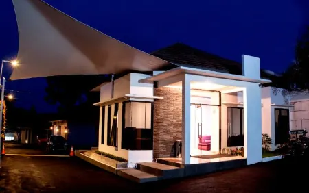 Mega Hotel & Resort Puncak