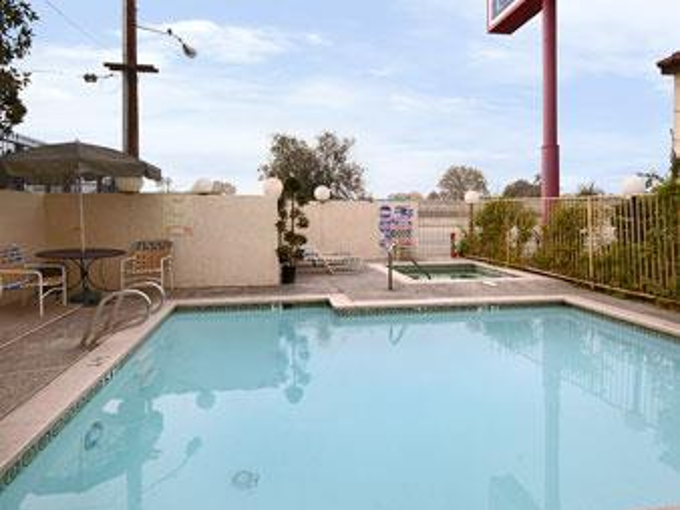 Americas Best Value Inn & Suites Bakersfield Central