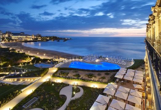 오텔 뒤 팔레 외관