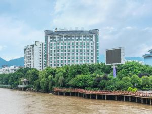 Binjiang Hotel