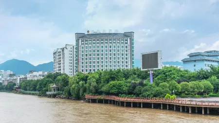 Binjiang Hotel