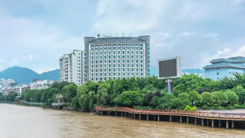 Binjiang Hotel Hotels in Mengshan
