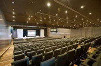 Nirvana Cosmopolitan Hotel - Convention & Sports Center فنادق في مراد پاشا