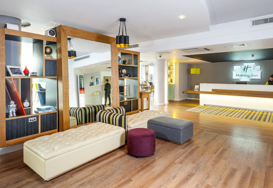 홀리데이 인 런던 웨스트 객실