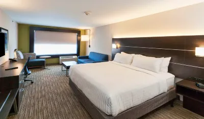 Holiday Inn Express & Suites Dodge City Hotels in Dodge City