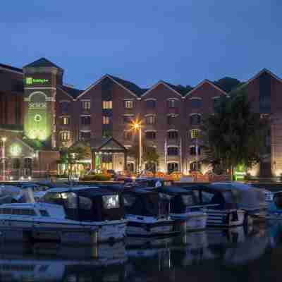 Holiday Inn Lincoln Hotel Exterior