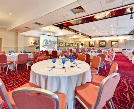 Drayton Manor Hotel Отели в г. Уифорд