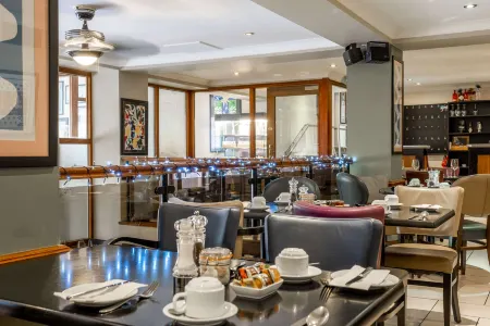 Staindrop Lodge Hotel Отели в г. Ханшелф