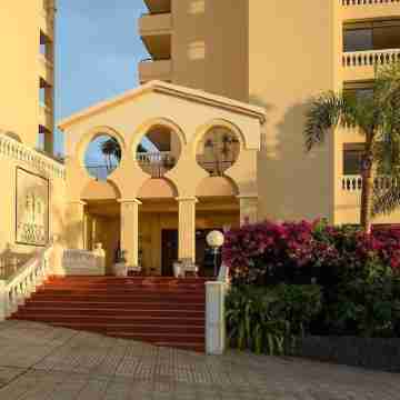 Castle Harbour Hotel Exterior