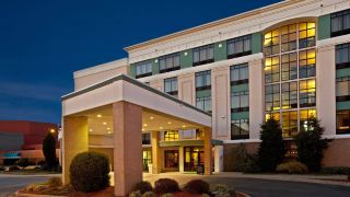 delta-hotels-by-marriott-huntington-downtown