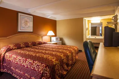 Relax Inn Saint Charles Hotels near Kokomo Joe's Family Fun Center