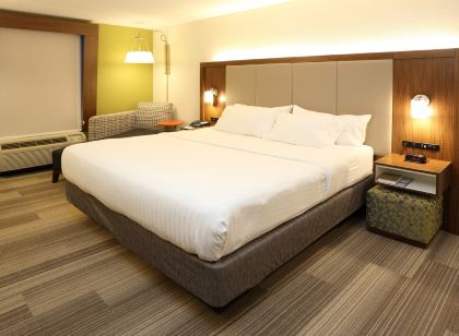 Holiday Inn Express & Suites Newport News