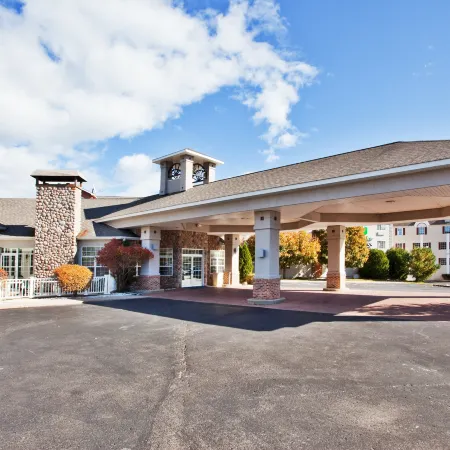 Holiday Inn Express ST. IGNACE-LAKE FRONT by IHG