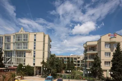 Sunny Day Club Hotel