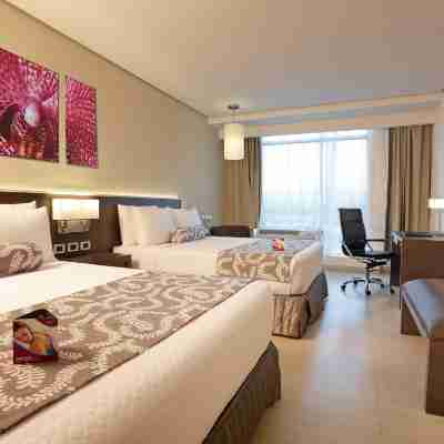 Crowne Plaza Airport, an IHG Hotel Rooms