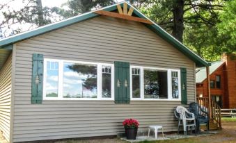 Knotty Pine Resort - White Pine Cabin