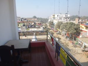 Jatak Guest House - Hostel