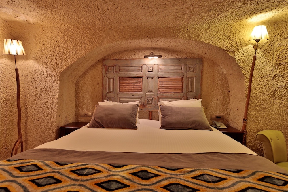 Elaa Cave Hotel