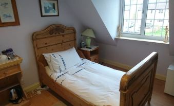 Hayleaze Bed & Breakfast - Housity