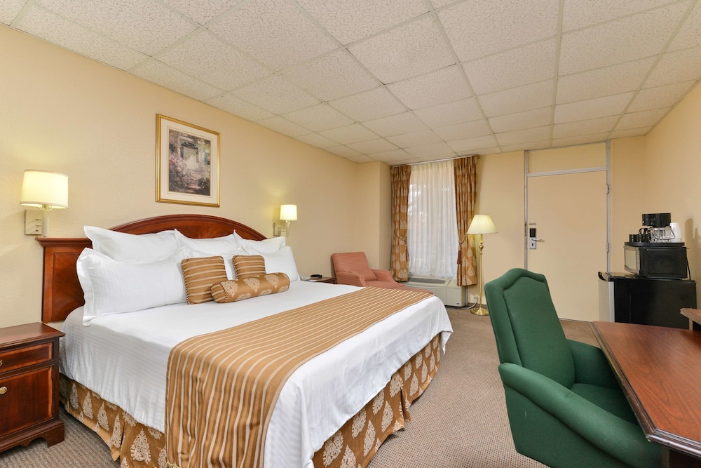 Americas Best Value Inn and Suites Victoria