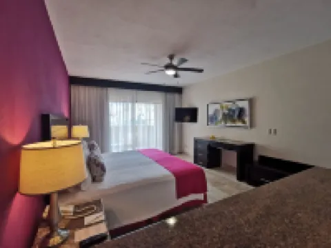 カント デル ソル プラザ バジャルタ オール インクルーシブ ビーチ ＆ テニス リゾート