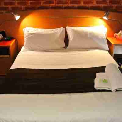 Eltham Motor Inn Rooms