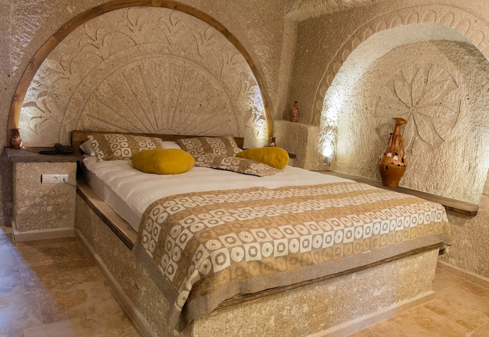 Grand Elite Cave Suites