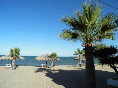 Seaside Hotel & Victor's RV Park