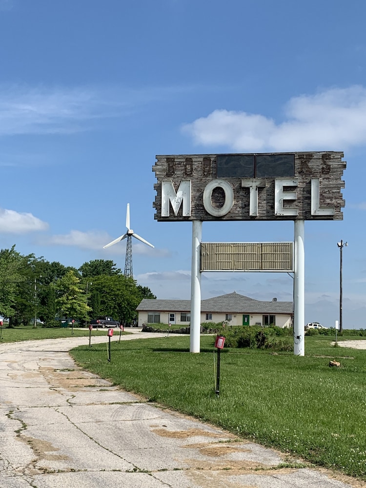 Circle S Motel