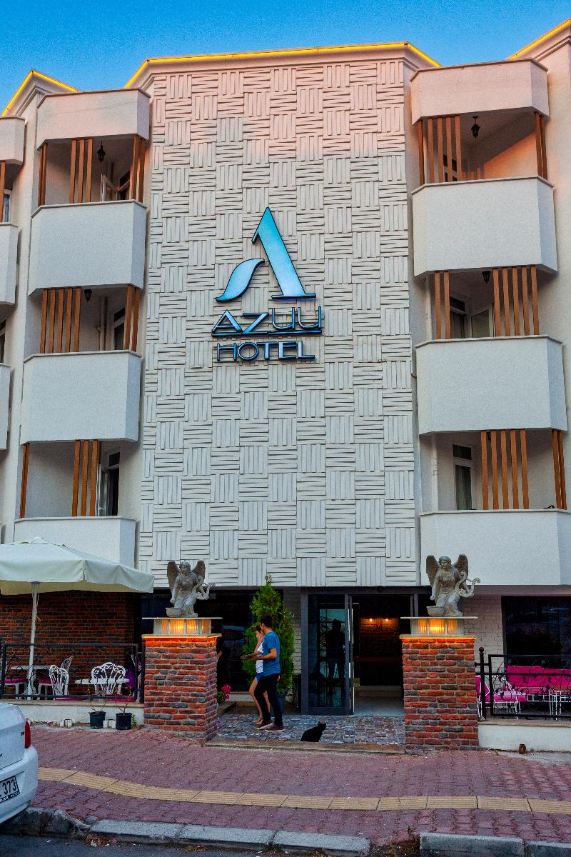 Azuu Hotel